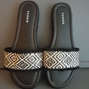 Black & White Patterned Torrid Slides (10.5)